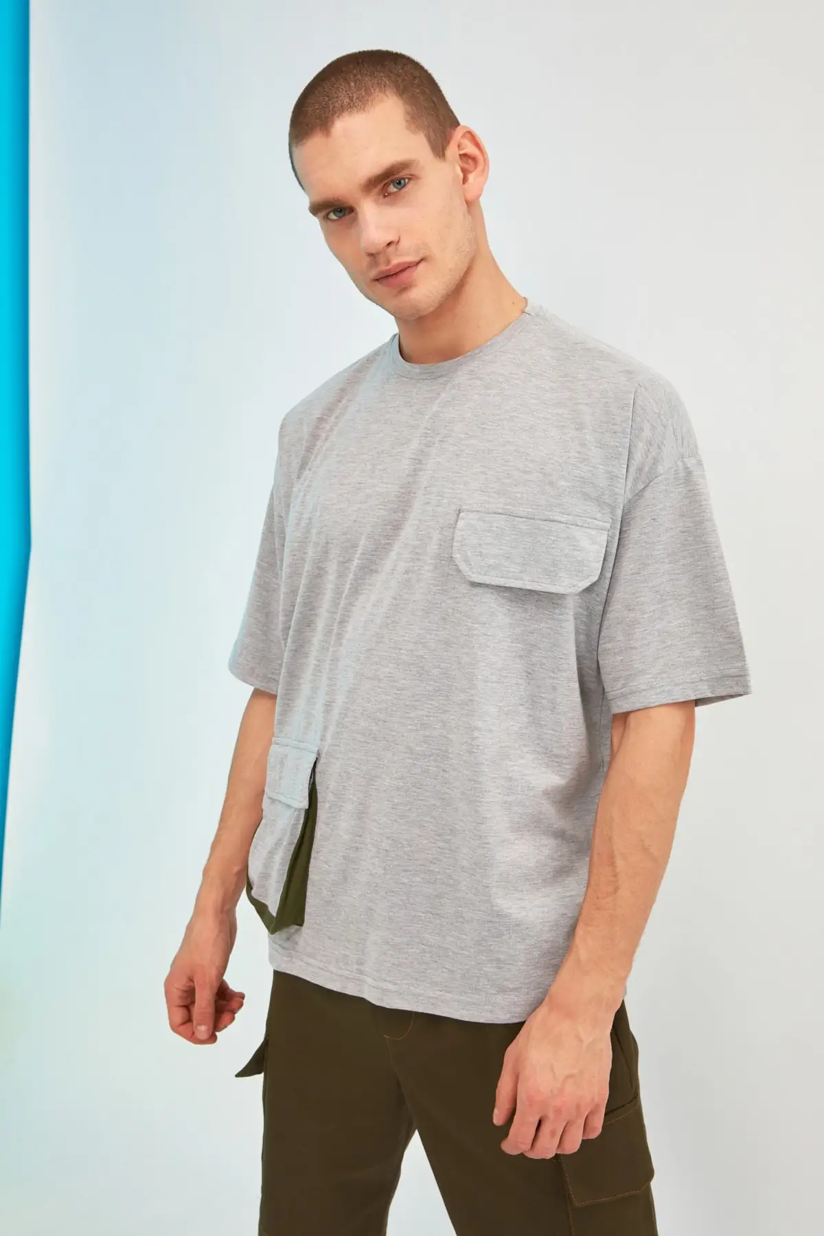 

Trendyol men's Oversize cycling collar pocket detailed t-shirt TMNSS21TS0442