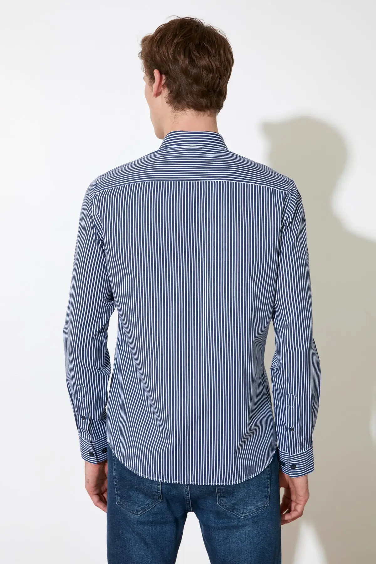

Trendyol Male Slim Fit Buttoned Collar Striped Shirt TMNSS21GO0159