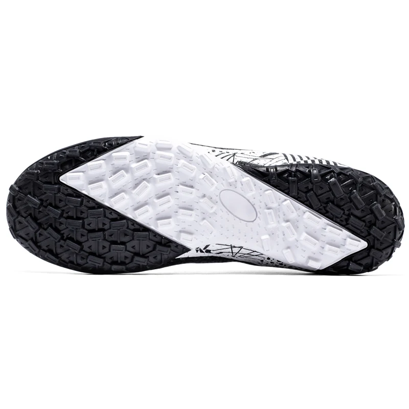 Men Soccer Shoes Non-Slip Turf Soccer Cleats FG Training Football Sneakers Chuteira Campo Football Boots for Boys Free Shipping