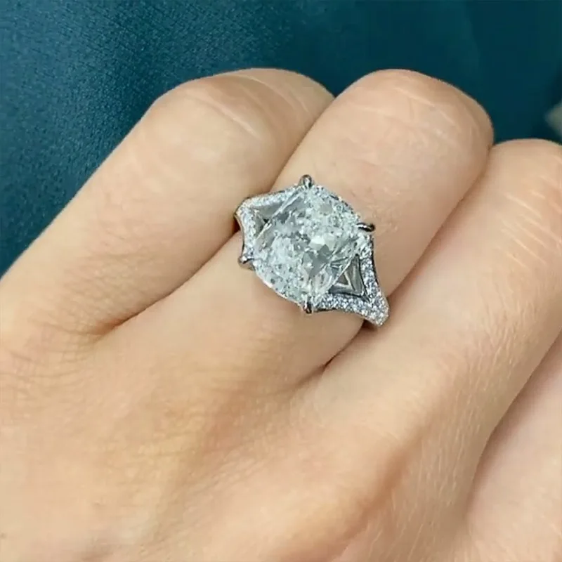 

Four-claw square shining zircon ring European and American temperament women's bride wedding diamond ring Fashion jewelry