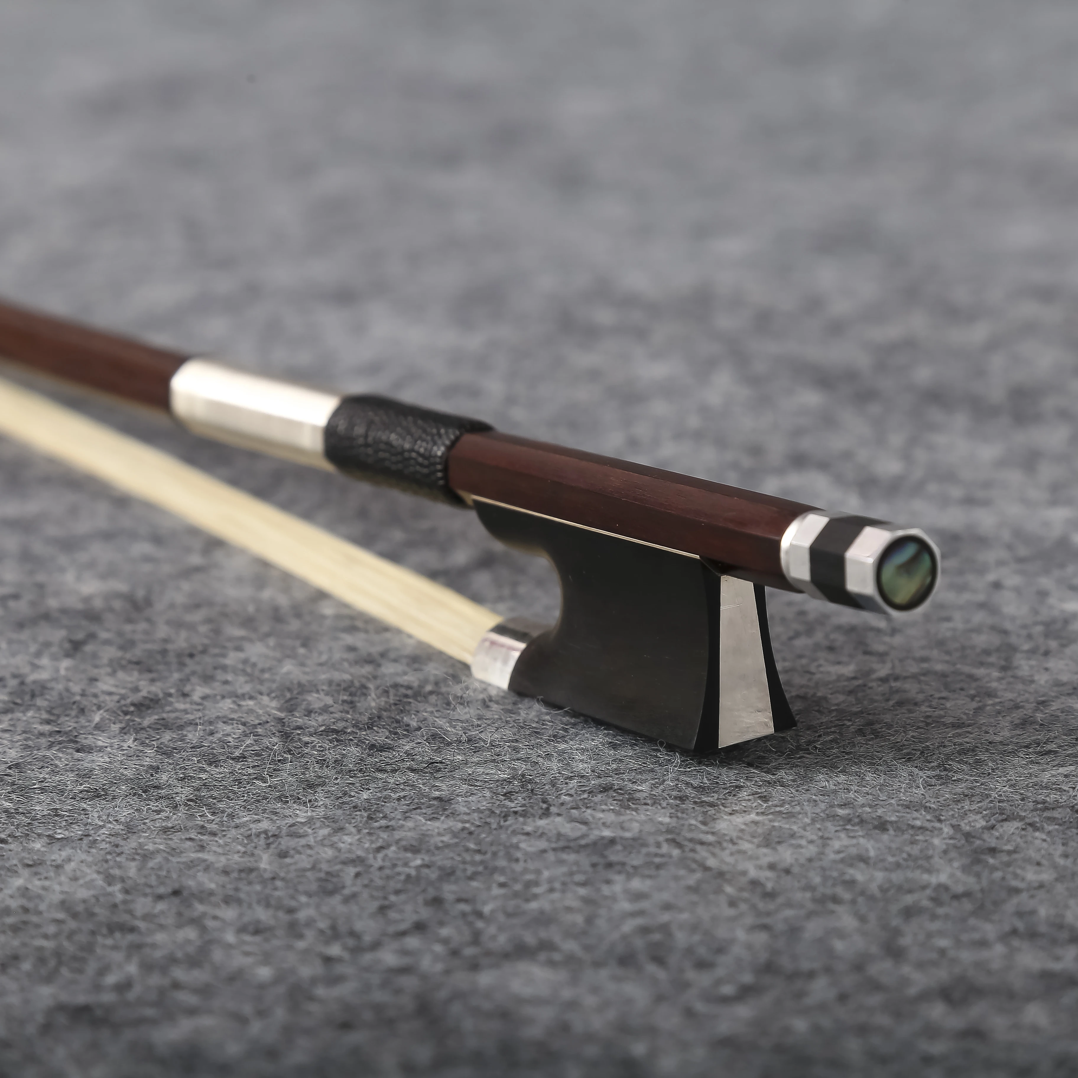 Бесплатная доставка Лук для скрипки 4/4 размера круглая палочка из бразильского