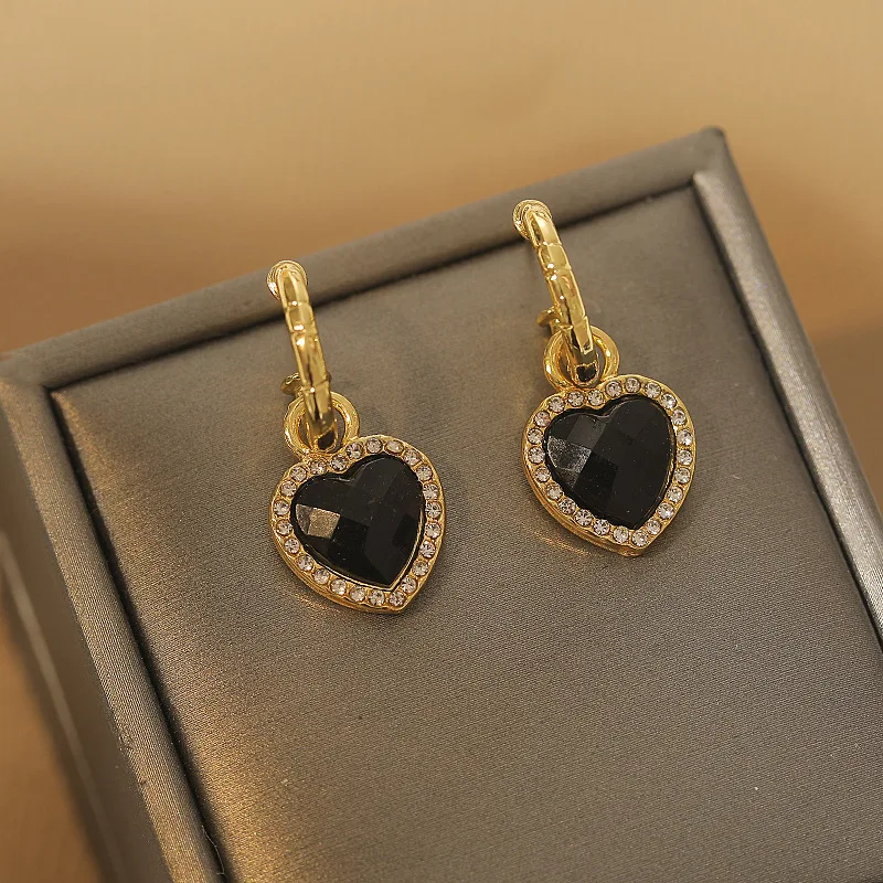 

Trendy Stud Earrings Black Love Flash For Women Girls Metal Chain Jewelry Ladies Classic Fashion Gift Wedding Party