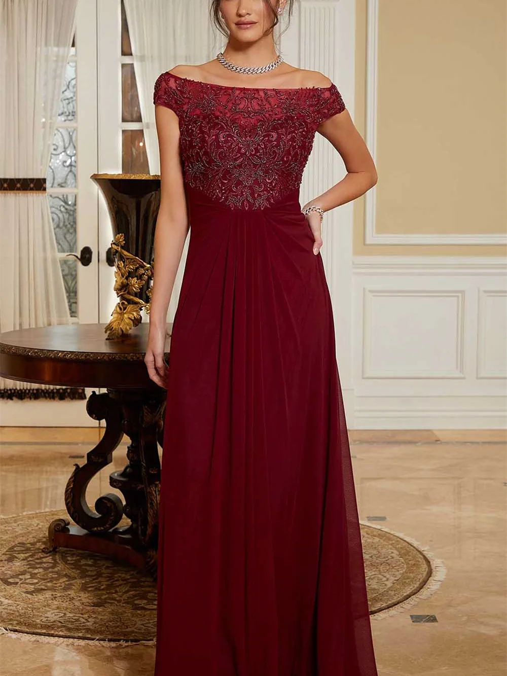 Рисунок 2 - Элегантное кружевное платье для матери невесты 2024