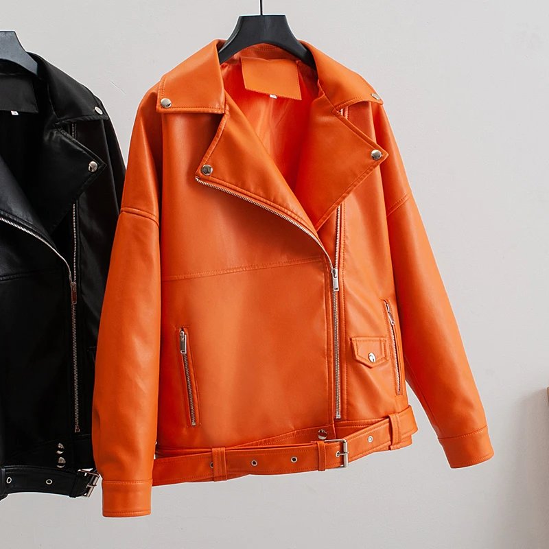 Женская куртка из искусственной кожи с поясом