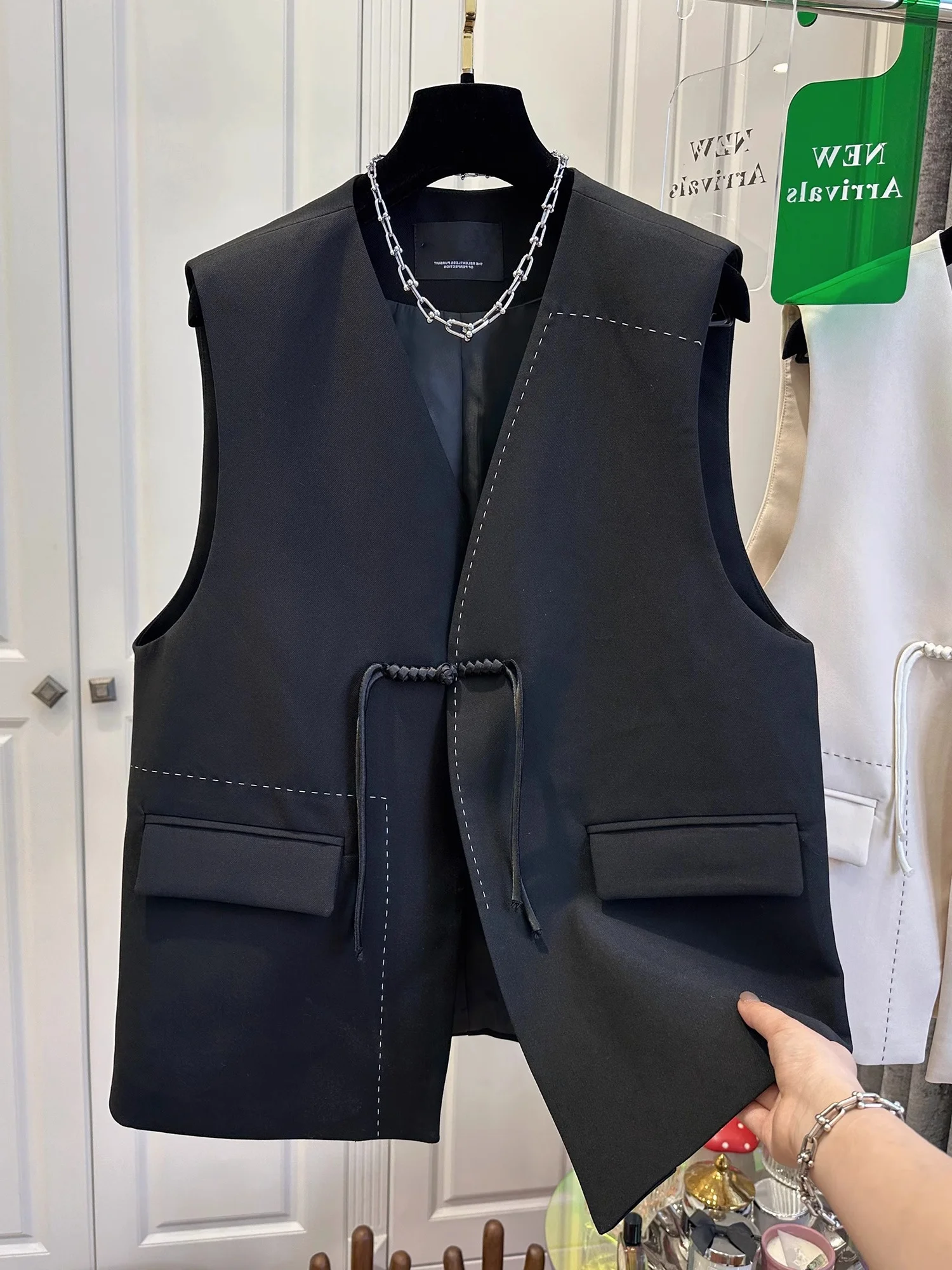 [В наличии] открытый костюм с двойным карманом и пряжкой жилет без рукавов