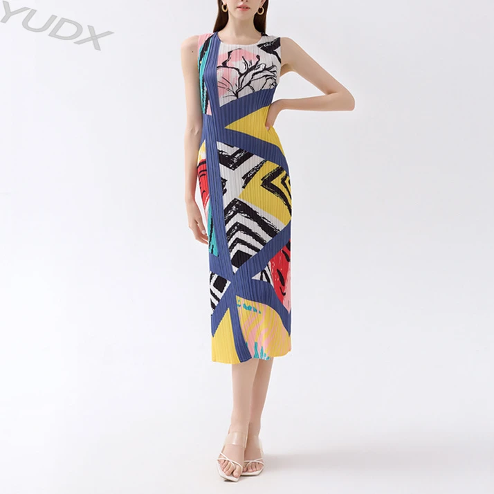 High Quality 2023 Summer New Hand-painted Collision Print Round Neck Straight Sleeveless Slim Basic Pleated Women's Dress A-line