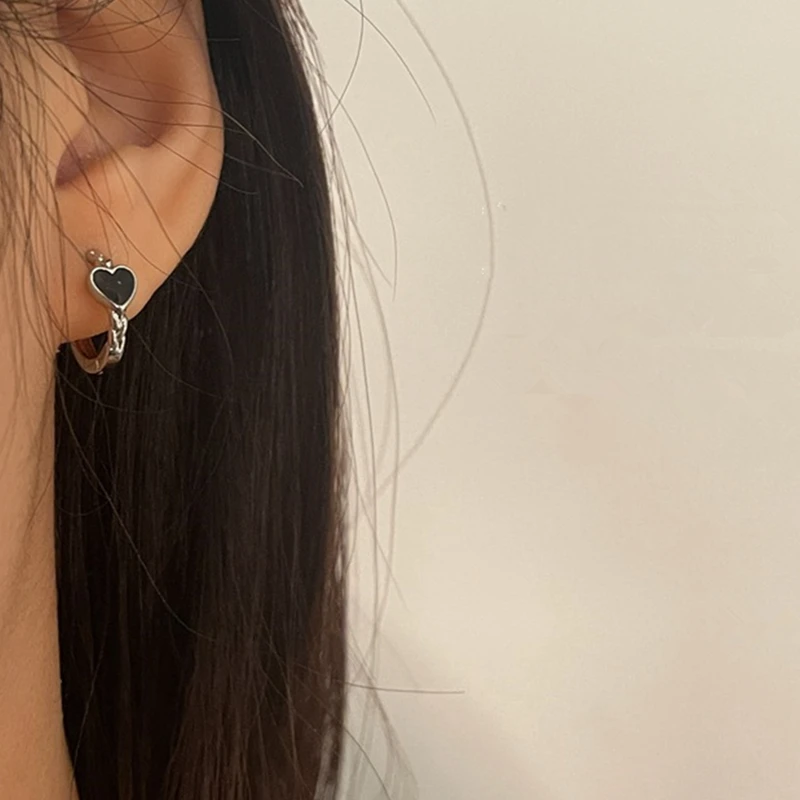 

New Fashion Design Circle Silver Color Metal Black Heart Loop Hoop Earrings for Women Girls Temperament Earrings Jewelry