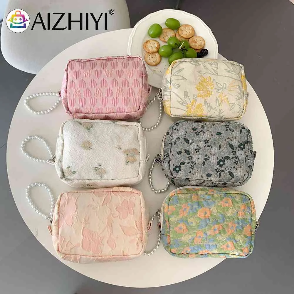 

Relief Pattern Makeup Pockets with Pearl Pendant Wash Bag Portable Multifunction Fashion Zipper Soft Casual for Weekend Vacation