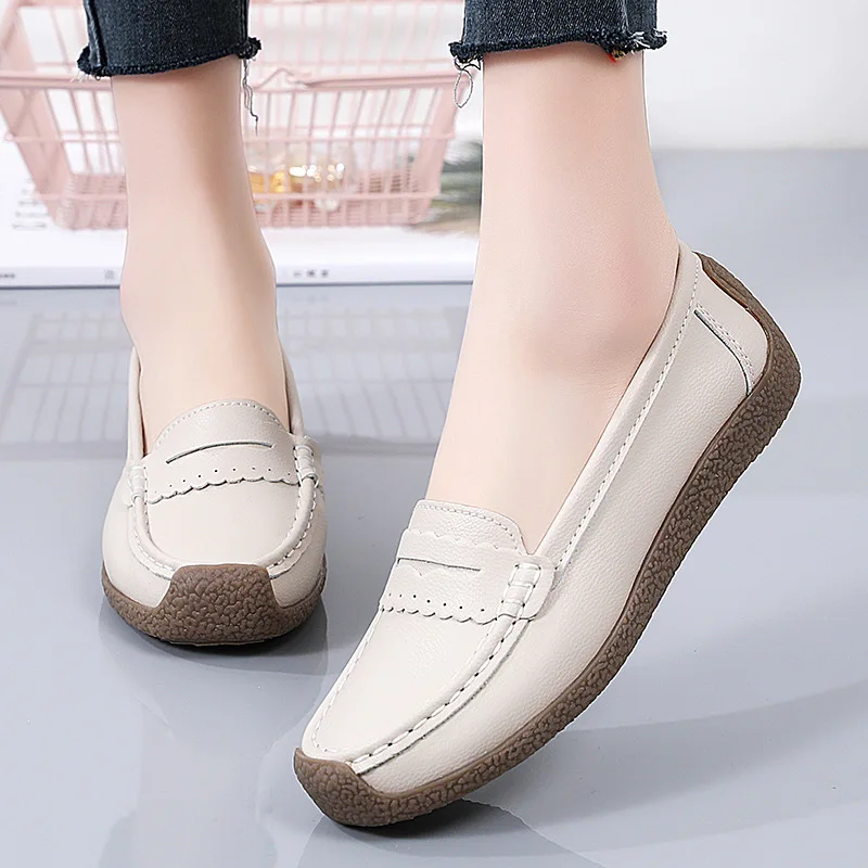 

2023 Stylish Light Moccasin Woman Wedge Flat Nurse Shoes Women's Comfort Slip On Loafers Summer Flats Women Moccasin Shoes