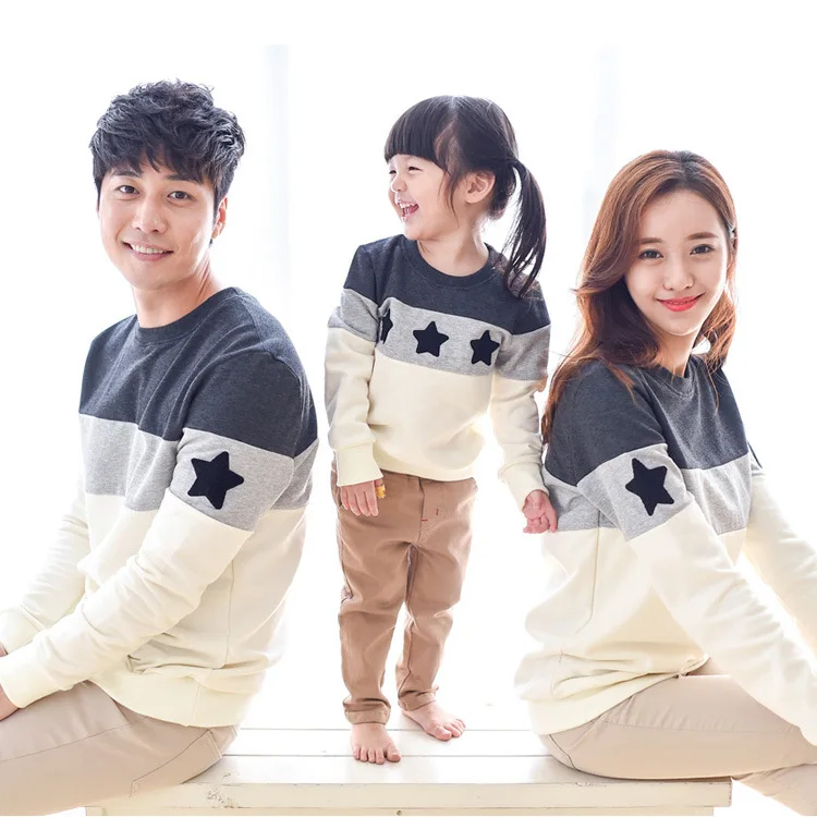 

Family Look Mommy and Me Clothes Fashion Mother Father Baby Cotton Family Clothing Embroidery Family Matching