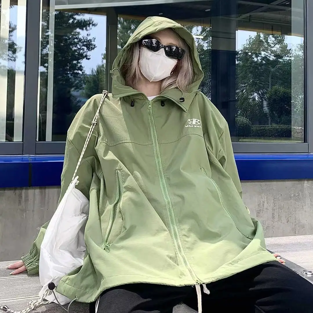 

Y2K Green Windbreaker Jacket Women's oversized hip-hop street clothing Black waterproof hooded coat Harajuku Tech Coat