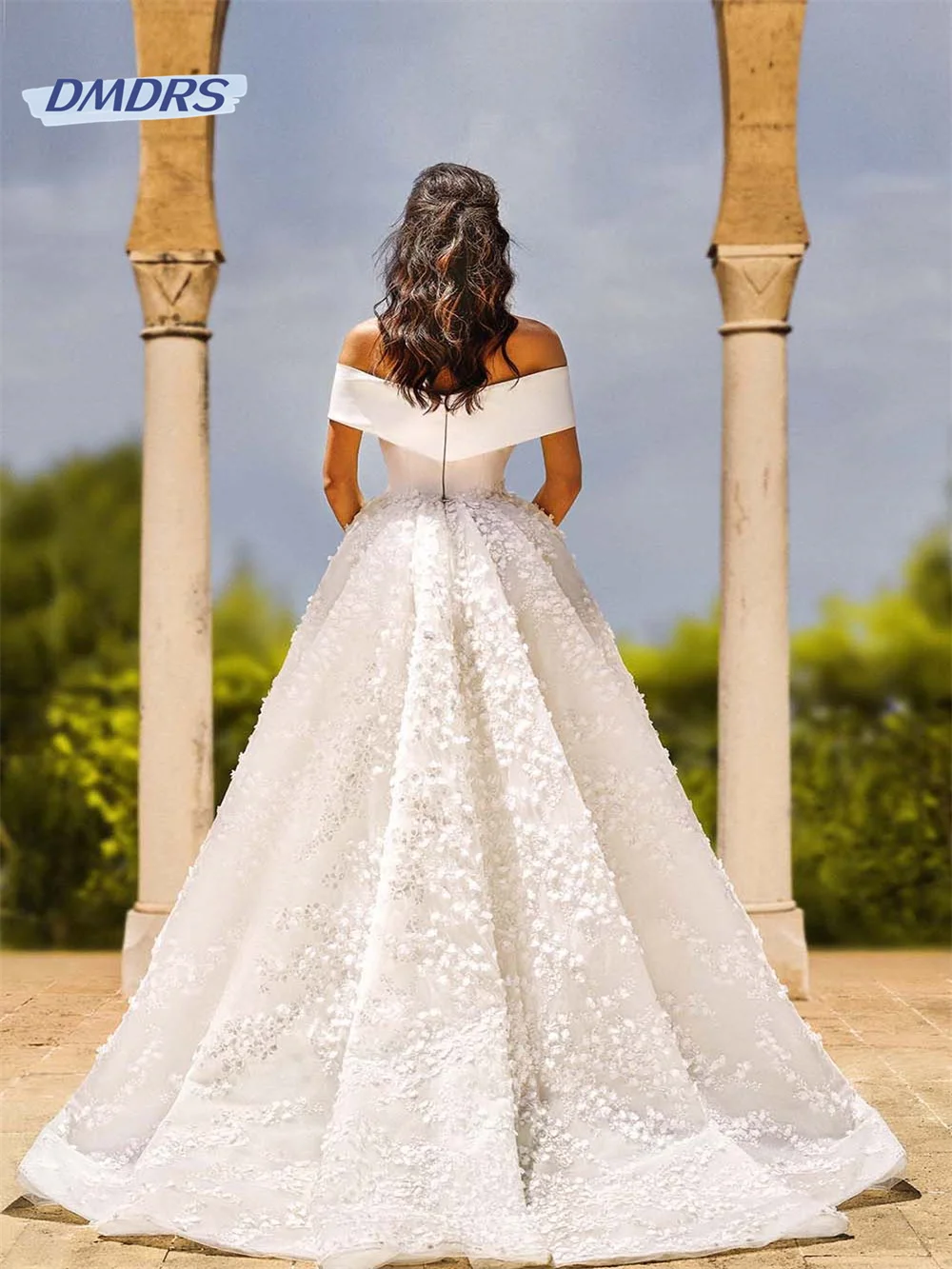 Рисунок 4 - Женское платье с открытыми плечами It's yiiya