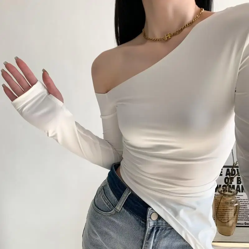 

Женская футболка с длинным рукавом и диагональным плечом