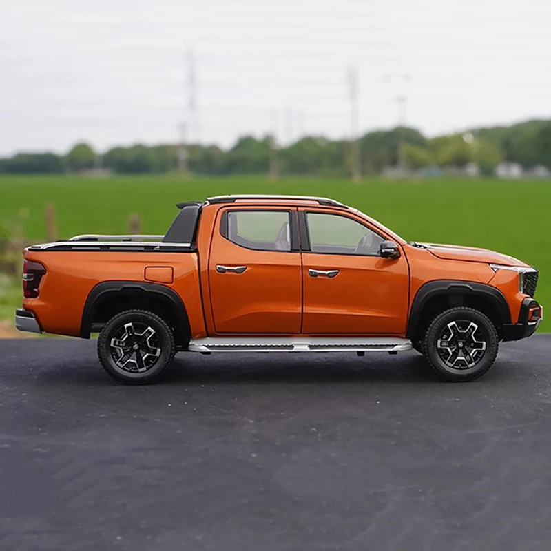 1: 18 оригинальная модель грузовика Changɺn Hunter 2024 с увеличенным радиусом действия