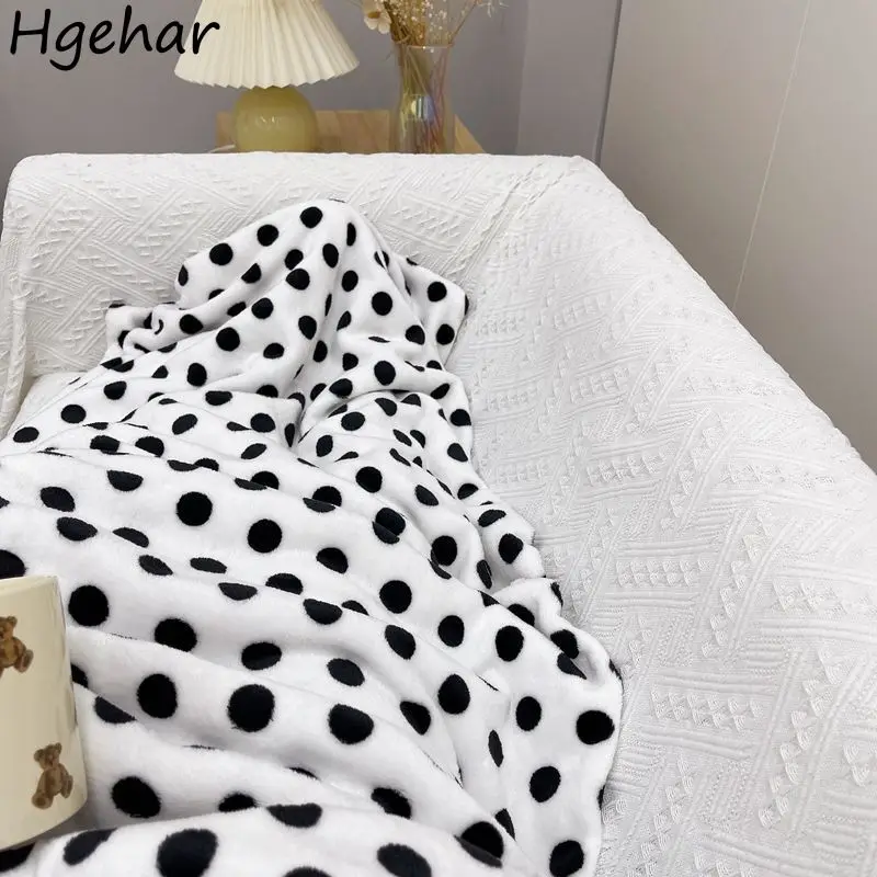 

Soft Coral Fleece Blankets Korean Decorative Sofa Blanket Air Conditioner Nap Cobertor Office Four Season Одеяла Comfortable New