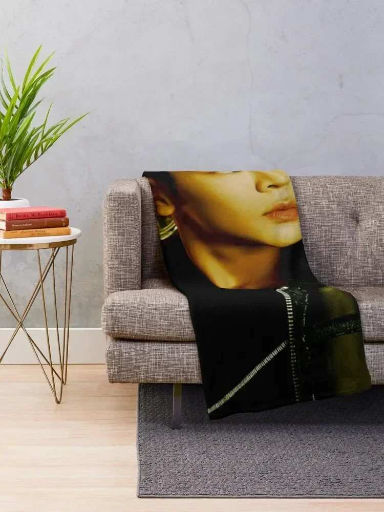 Соединение обожженных желез SF9. Декоративное одеяло для сна