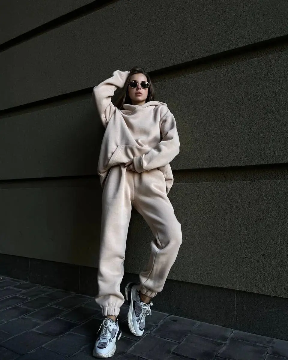 2024Осенне-зимний новый комплект для похудения повседневный бархатный свитшот с