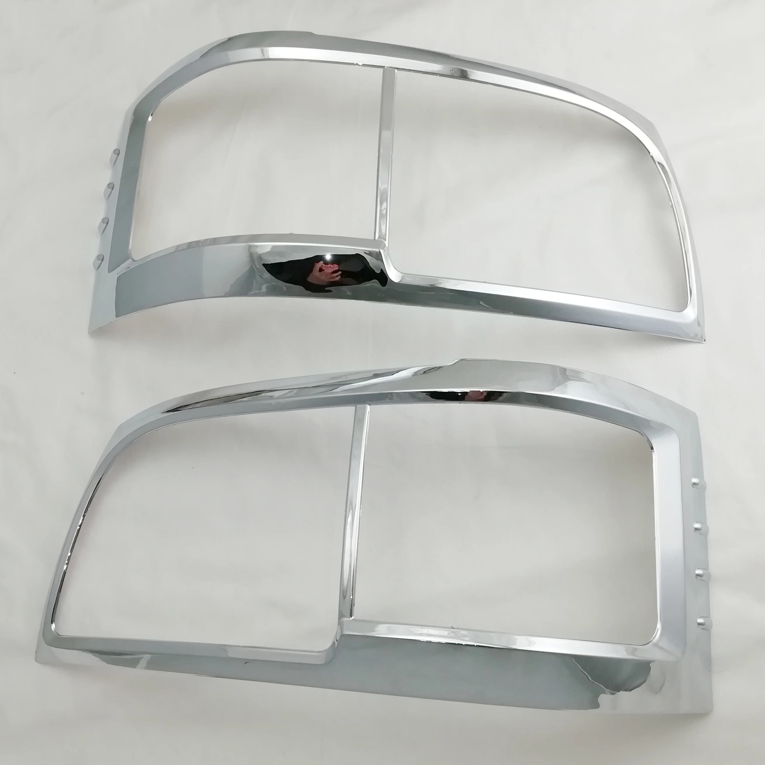 

Хромированная накладка на переднюю фару для Toyota Hiace 2007 2008 2009 2010