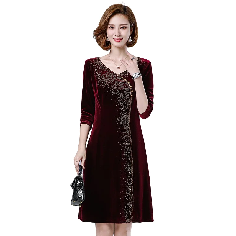 

Women's Gold Velvet Dress 2022 Fashion Hot Drilling V Neck Long Sleeved Middle Aged Mother Bottoming Dress