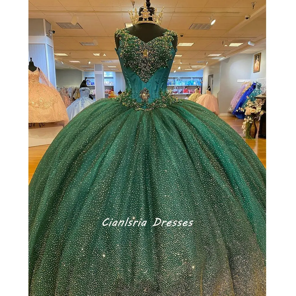 

Emerald Green Off The Shoulder Ball Gown Quinceanera Dresses Gold Crystal Beading Pearls Corset For Sweet 15 Girls Party