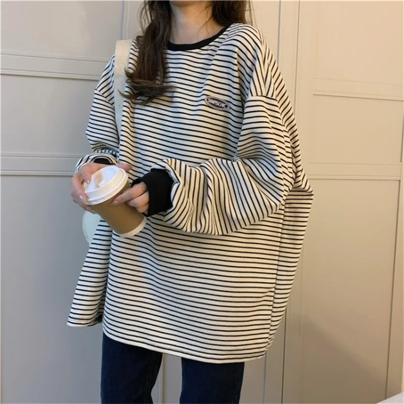 

GUUZYUVIZ Oversized Long Sleeve Top Korean Fashion Casual Vintage Y2K Striped Sweatshirts Women Harajuk O-neck Crop Tops