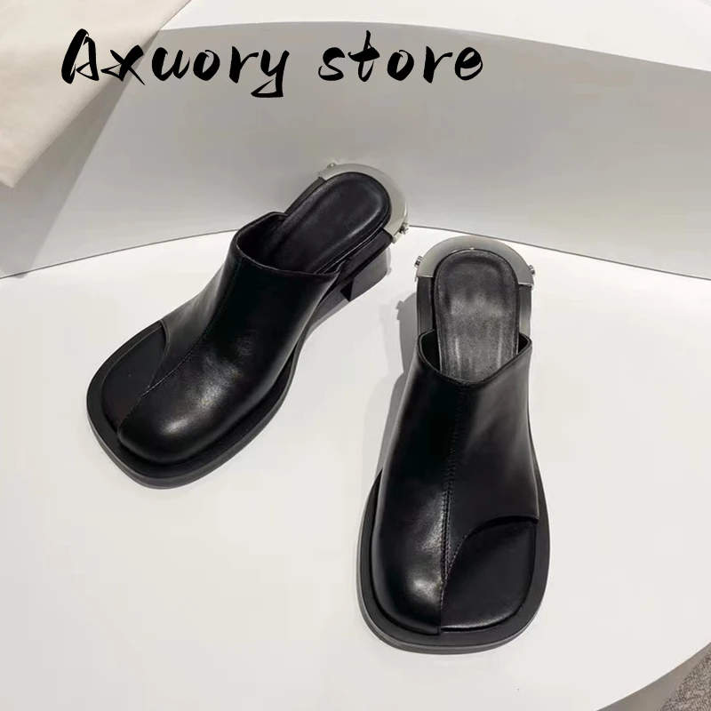 2023 Summer Style Metal Decoration Hollowed Slippers Women  Thick Sole ladies Fashion Summer Slippers