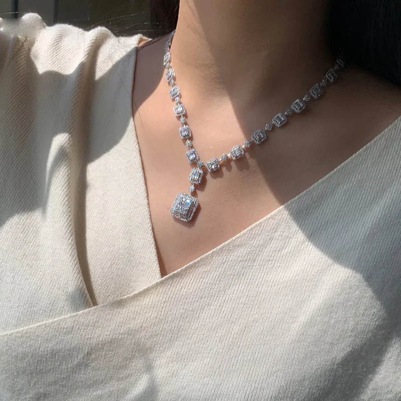 Рисунок 4 - Ожерелье из белого золота 18 К