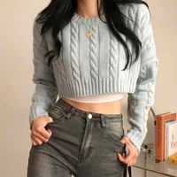 Укороченный свитер с твист-узором#1