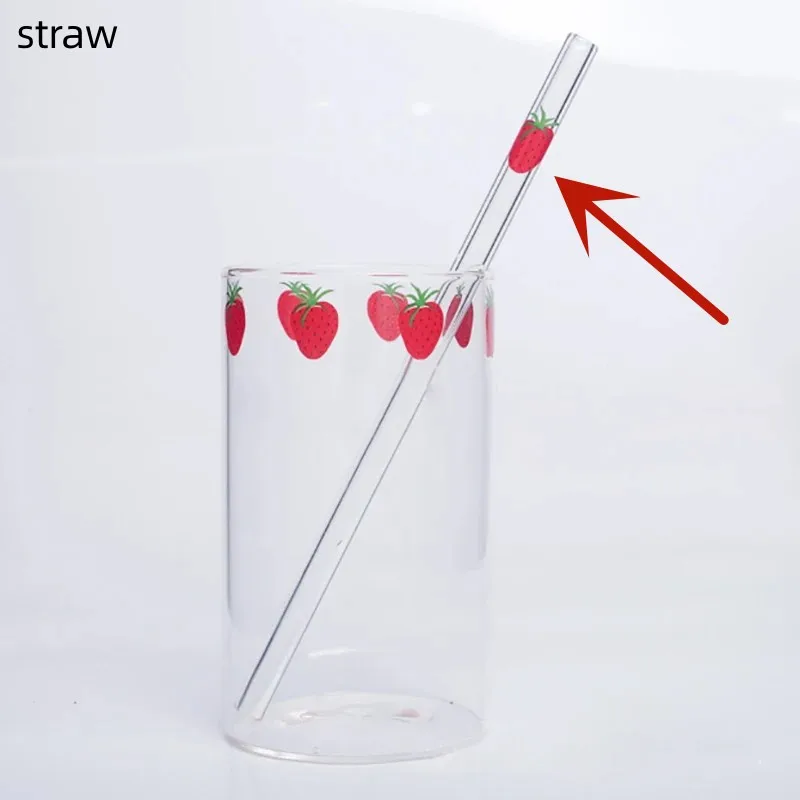 

Стеклянная чашка-клубника