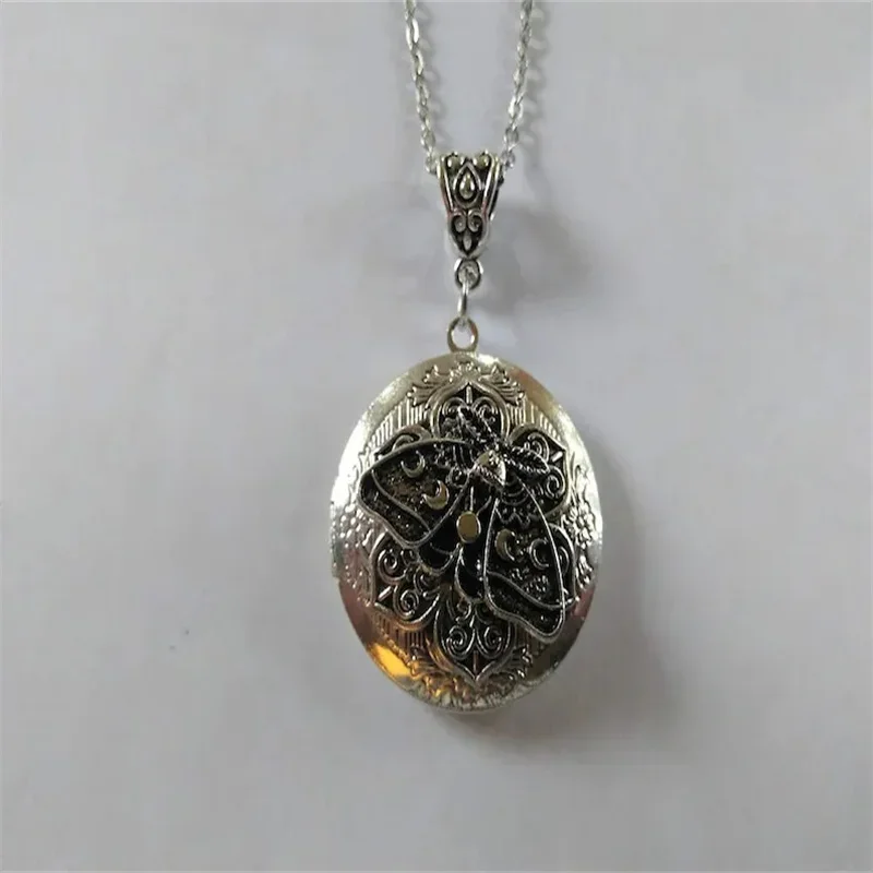 Цепочка-медальон Luna Moth отличный подарок на день рождения Рождество День