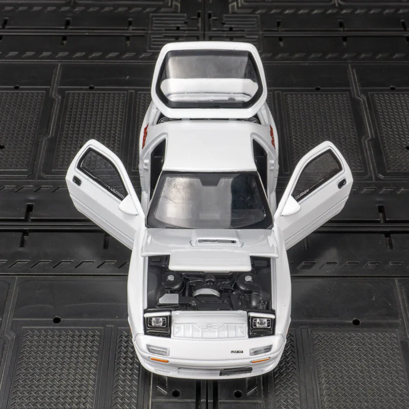 Фото 1:32 Моделирование Mazda RX-7, модель автомобиля из сплава, двери и капот двигателя, багажник может открыть имеет функцию звука и освещения. №5
