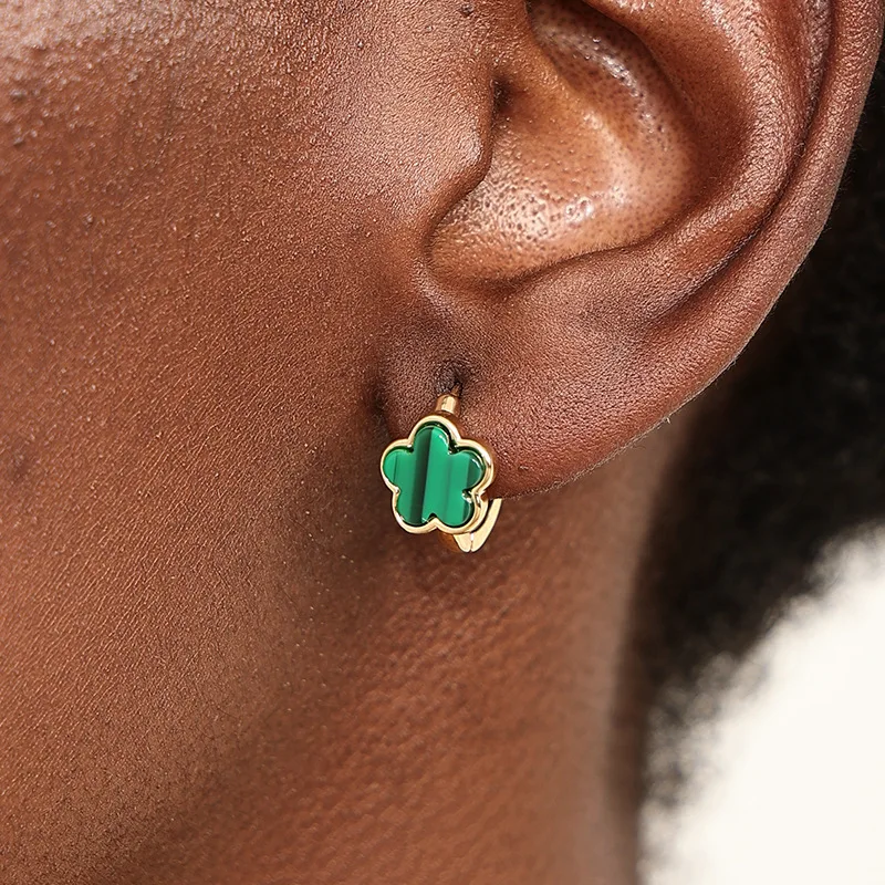 Симпатичные цветные металлические цветочные серьги Lucky с пятью лепестками и