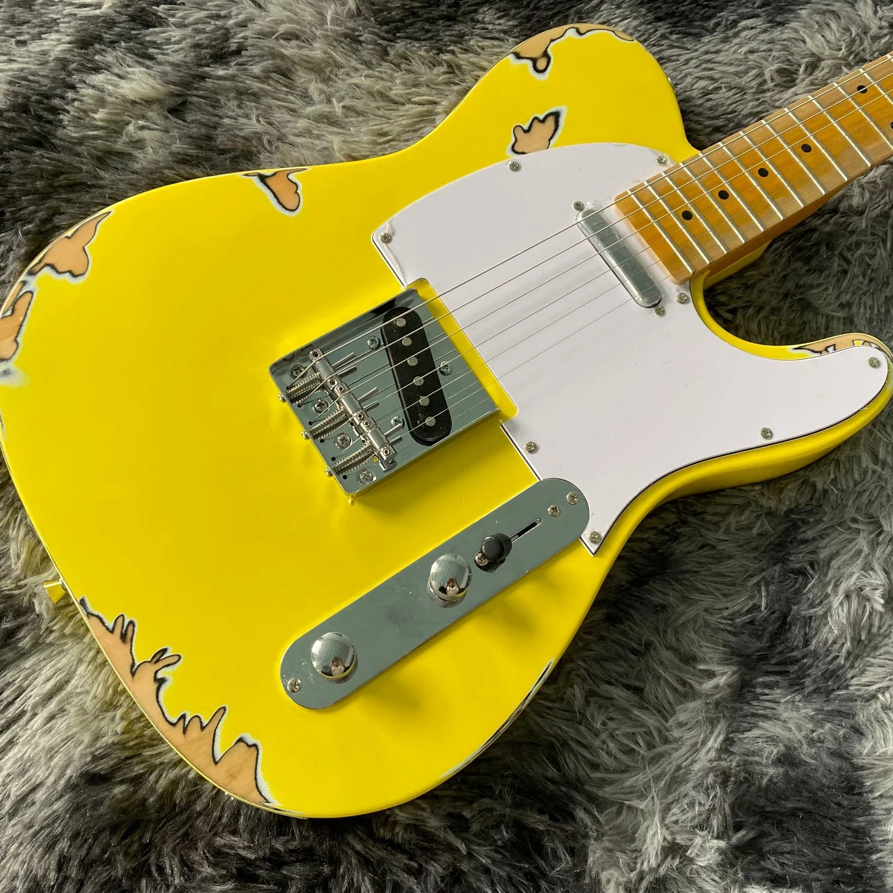 

Custom Shop yellow Electric Guitar Heavy Relic, Maple Neck & Fingerboard,