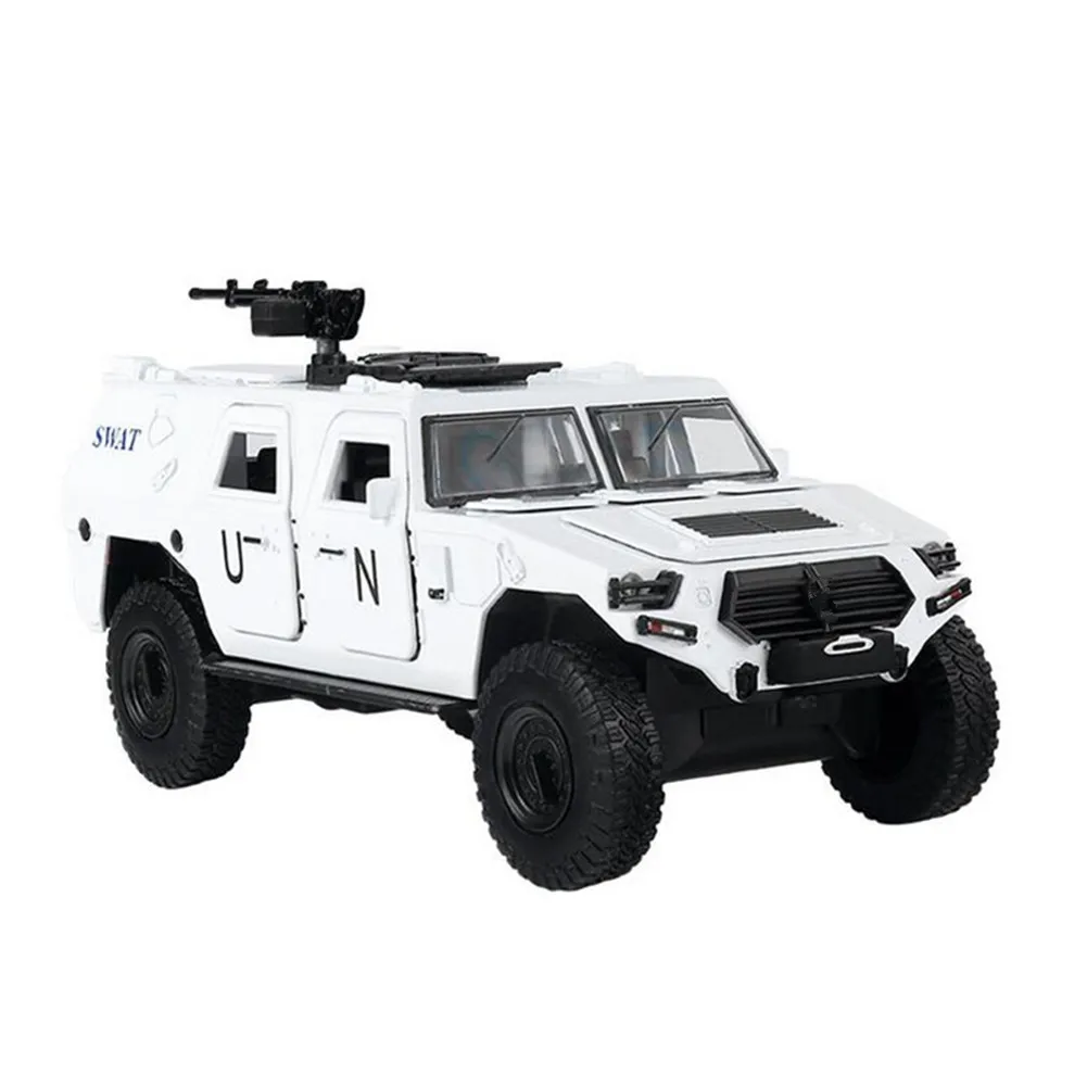 

Модель внедорожника в масштабе 1:32 со звуком и фотографией