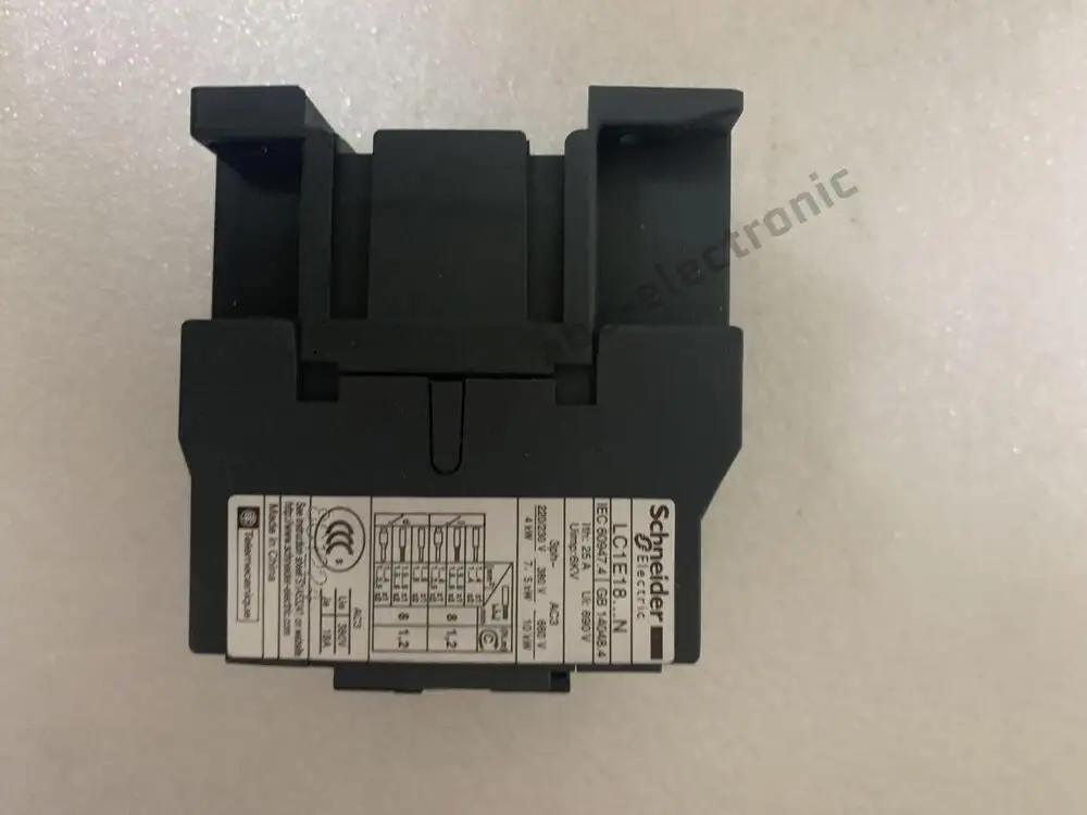1 шт. Новый Schneider LC1E1810M5N LC1E18...N AC220V