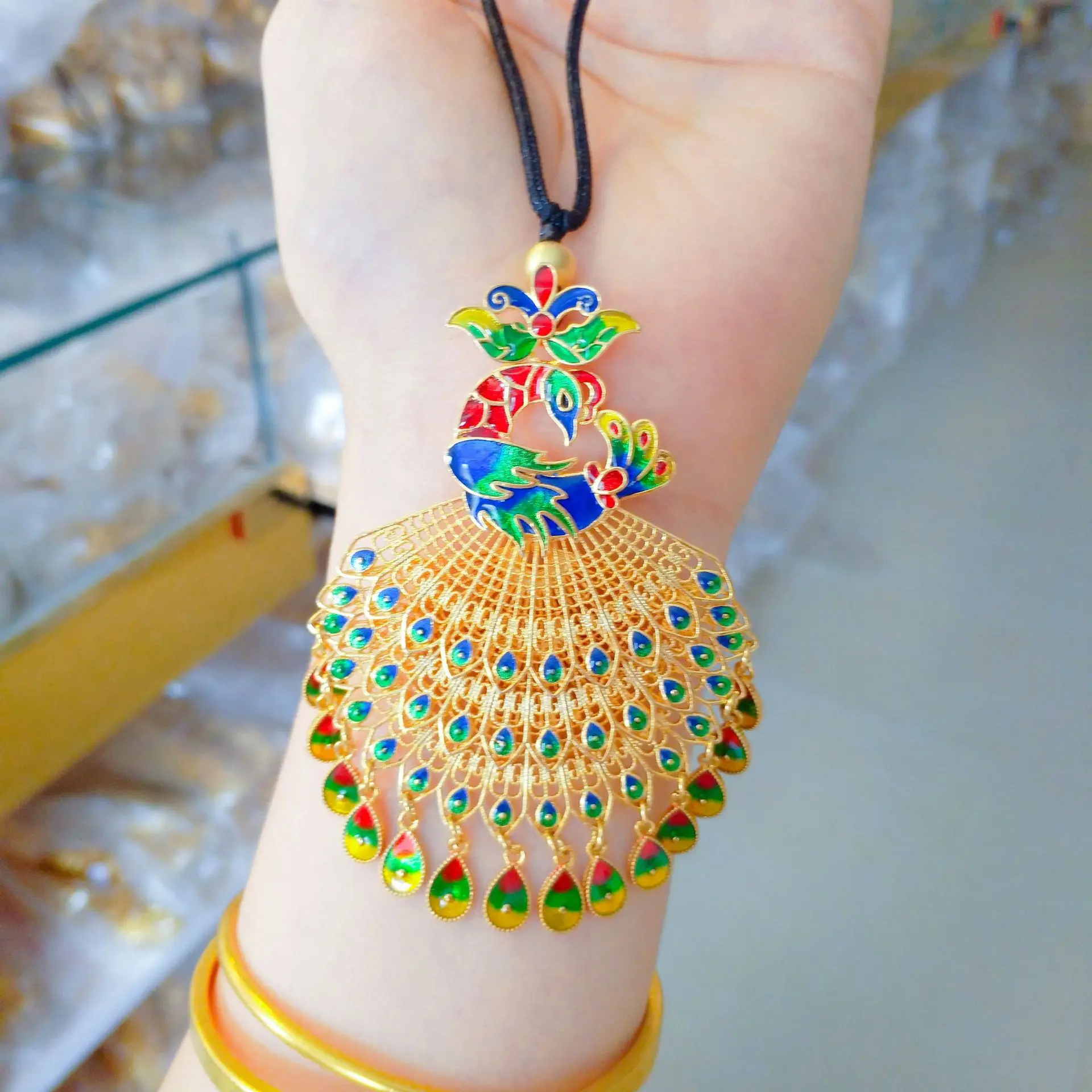 Женское ожерелье из чистого золота с эмалью 24 карата и открытым хвостом