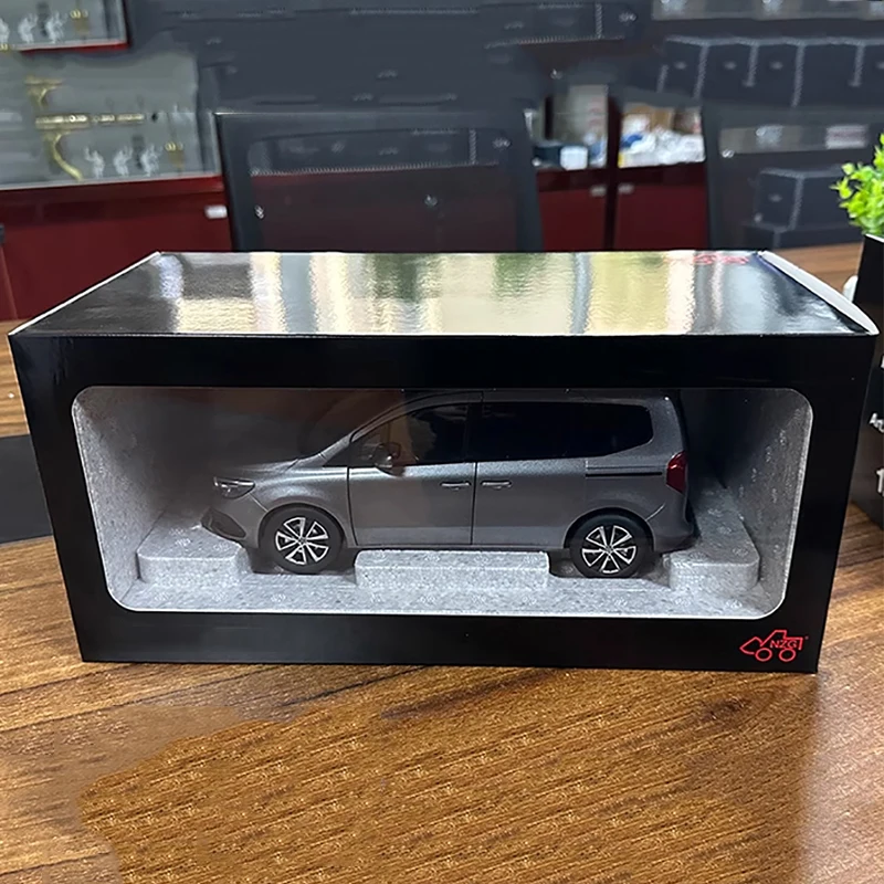 Модель автомобиля NZG 1:18 MB T-klase T-Class van из сплава с двойной дверью в подарок друзьям