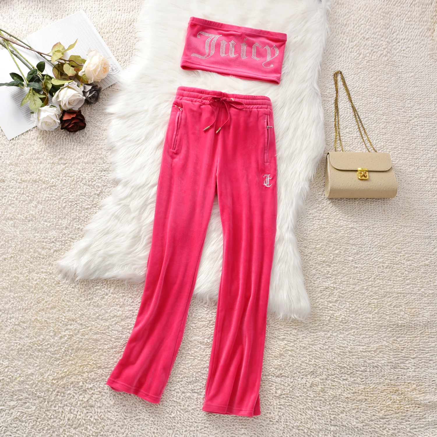 

Женский бархатный комплект из двух предметов, укороченный топ на бретельках и шорты с завязками, Спортивная одежда на лето