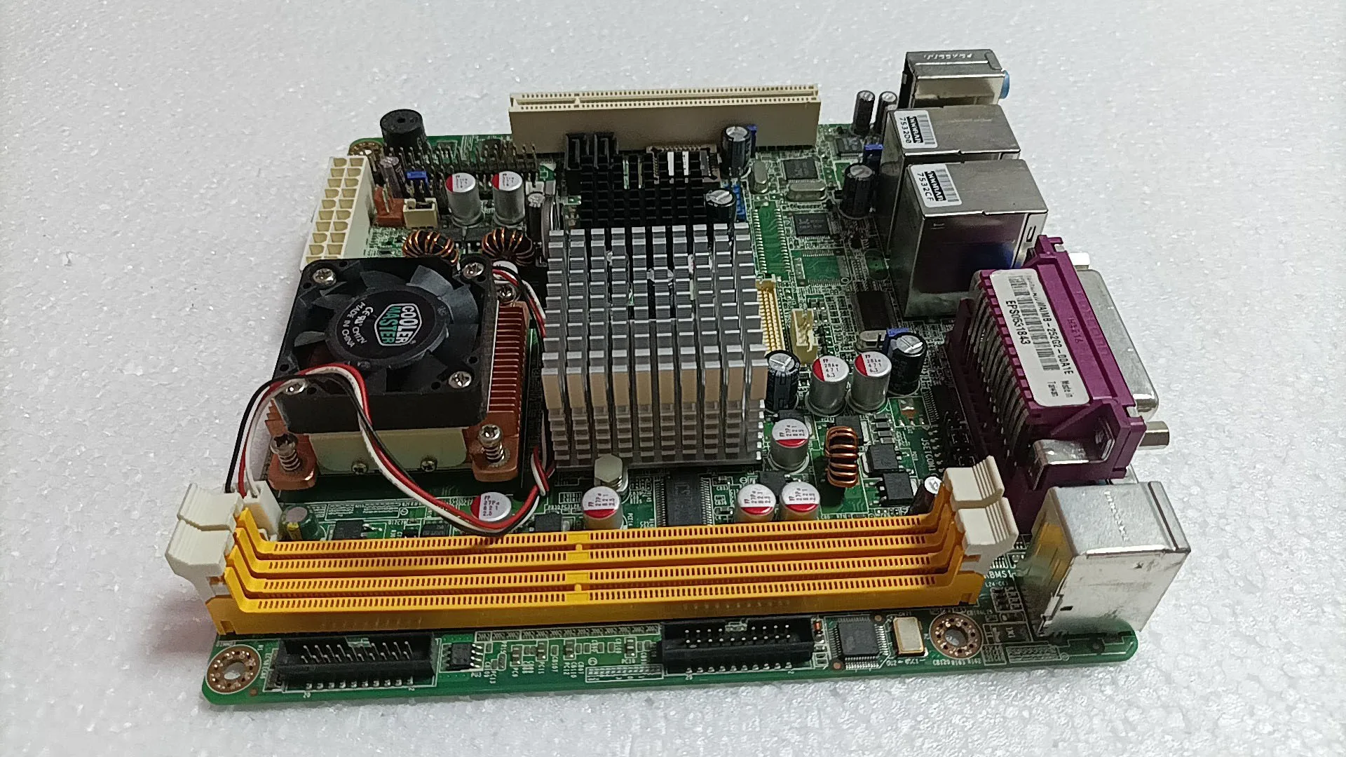 Фото AIMB-252G2-00A1E Промышленная материнская плата Mini-ITX с двумя сетевыми портами, одна плата, цена AIMB-252 AIMB-252G2 №1