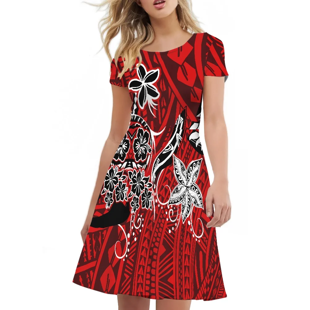 Женское платье с коротким рукавом круглым вырезом и сублимационным принтом