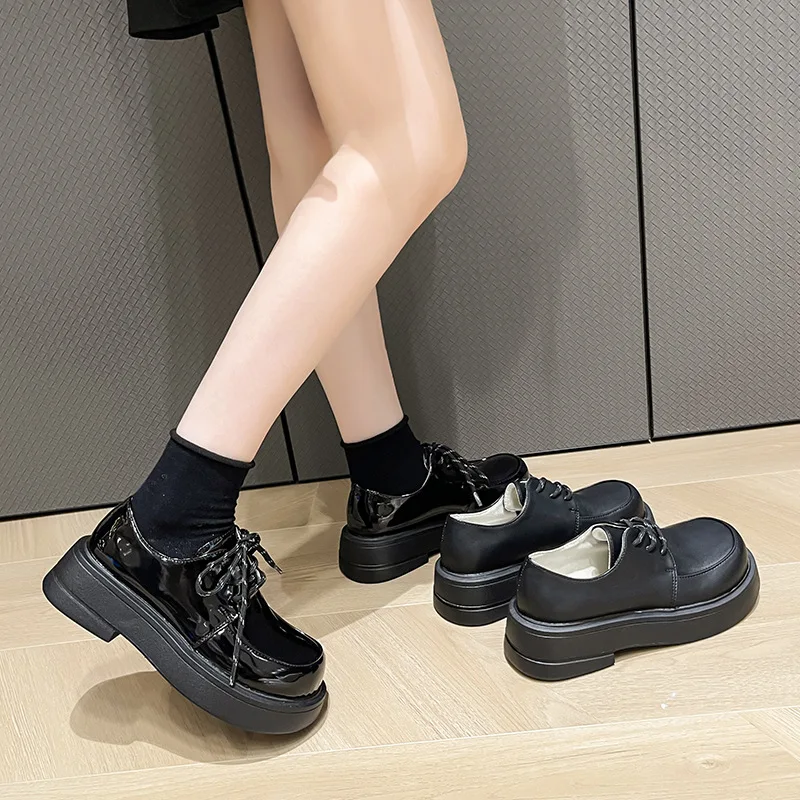 

Женские туфли дерби, осенняя черная обувь на плоской платформе, подходящая ко всему Женская обувь в британском стиле, Кожаные Осенние крипе...