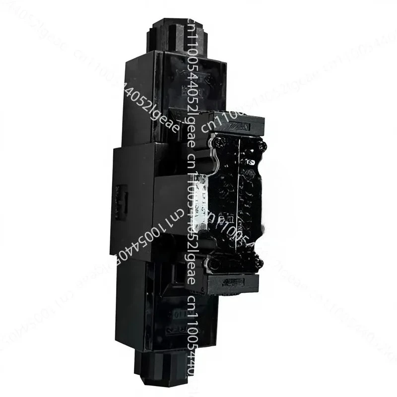 Фото Соленоидный распределительный клапан серии DSG-01 1/8 DSG-01-3C60-D24-N1-50 №1