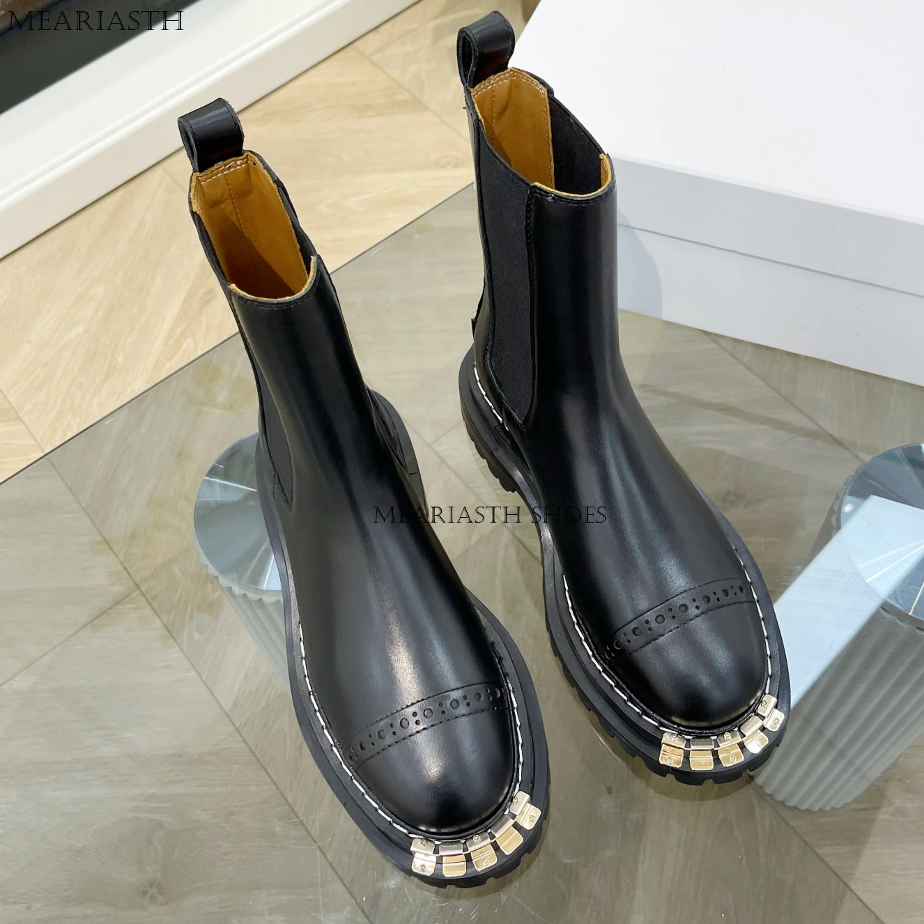 Ботинки Челси на плоской подошве с круглым носком в британском стиле женская