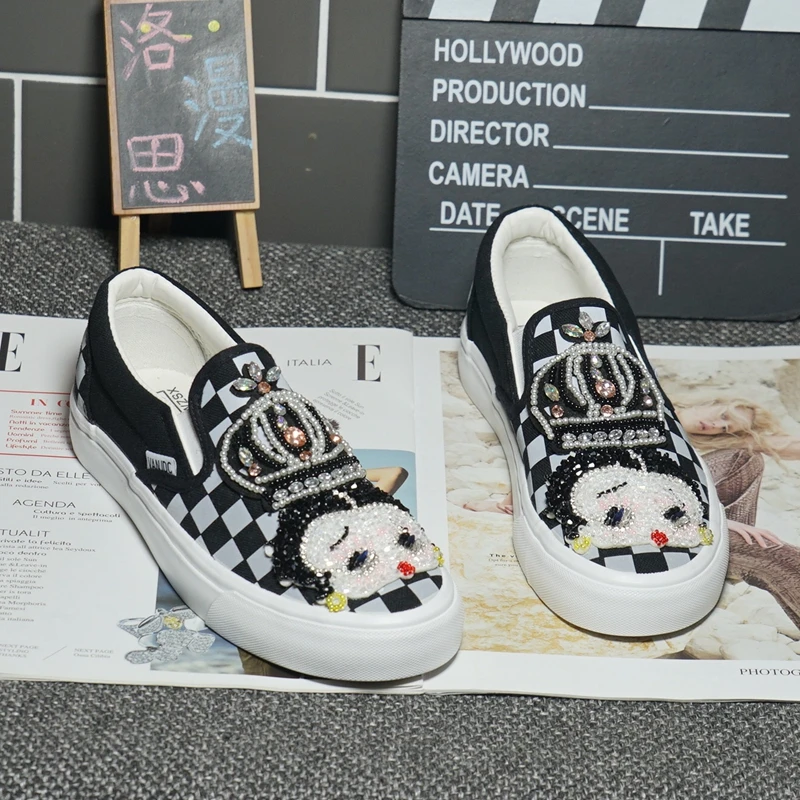 

Lazy one pedal casual canvas shoes heavy industry rhinestone girl crown patch low-top shoes 35-40