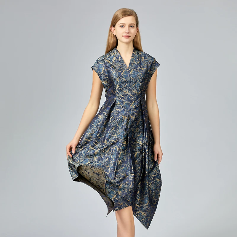 Женские платья из жаккарда с V-образным вырезом 24 м/м