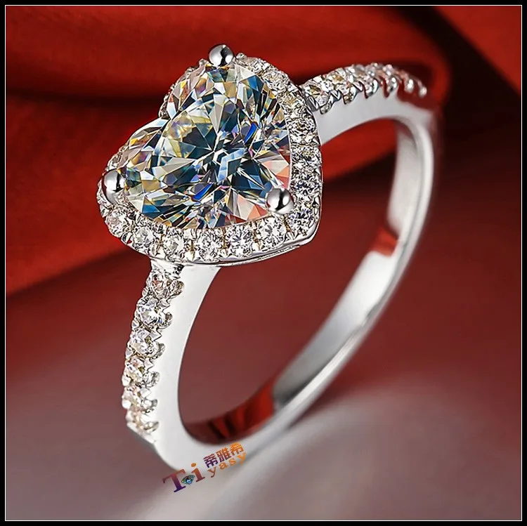 Женское однотонное Золотое кольцо с муассанитом бриллиантом в форме сердца 18