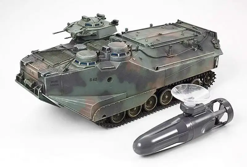 Tamiya 89736 1/35  AAVP7A1 Sea Dragon w/Motor inside Water (Plastic model)