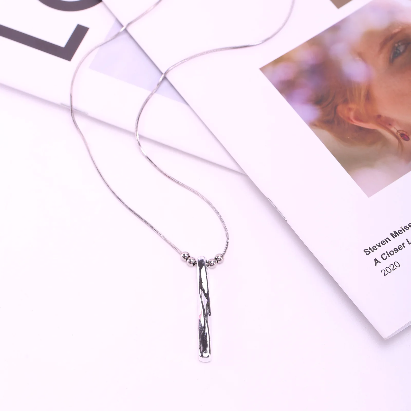 

Korean trend fashion design titanium steel necklace wild personality twisting long square does not fall color necklace