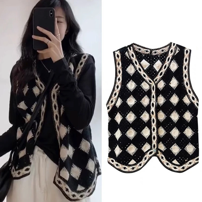 

Women's Plaid Knitwear Tops Loose Button-down Sleeveless Sweater Vest for Autumn