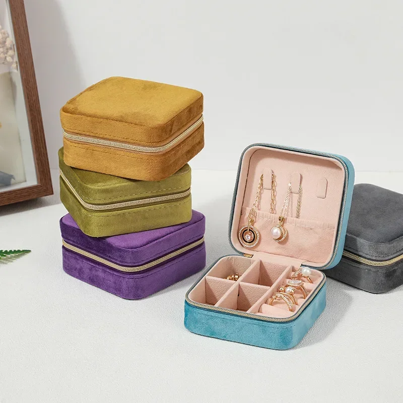 Фото Velvet Jewelry Box For Women Necklace Ring Earrings Organizer Holder Travel Portable Zipper Square Jewelry Storage Case №3